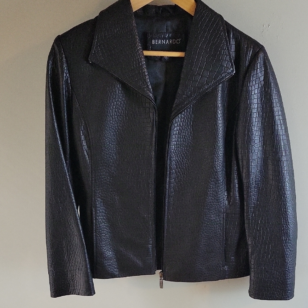 Bernardo Crocodile Textured Black Faux Leather Moto Jacket Size Small
